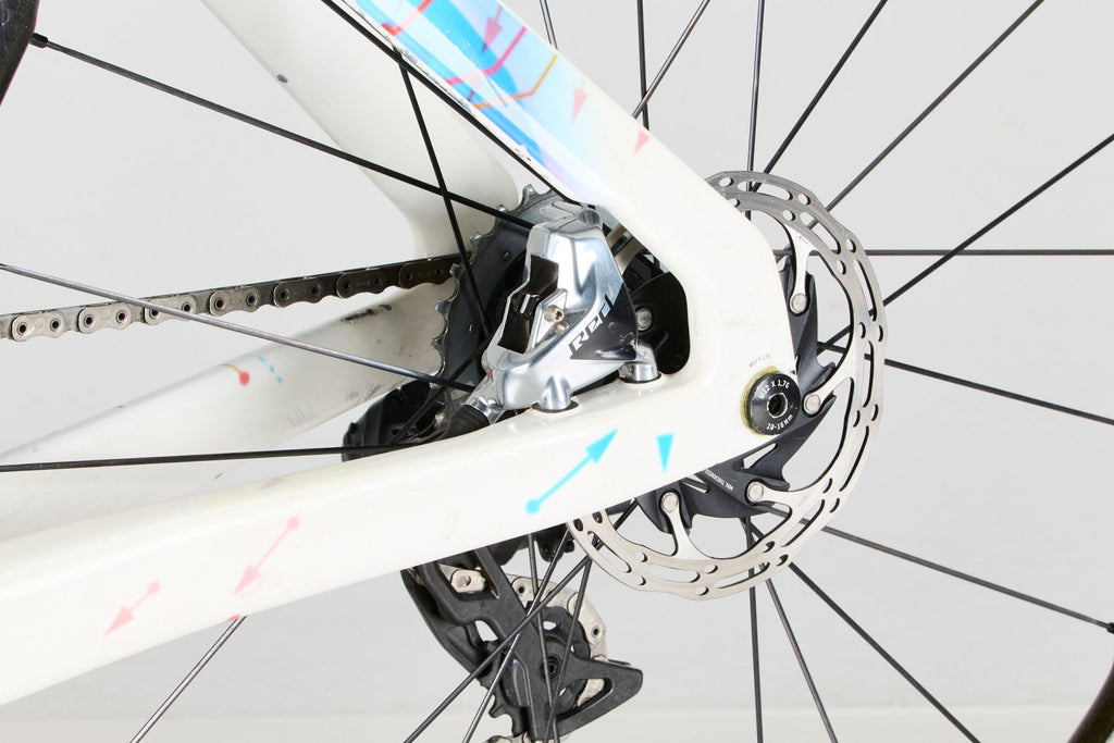 Aeroad CFR Team CSR – Outlet